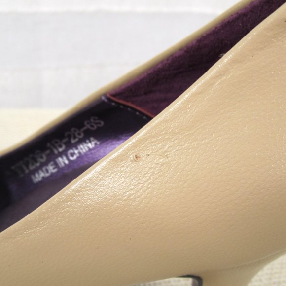 Chromatic Gallerie Nude Smooth Leather Round Toe Pumps - 6 - Picture 9 of 10